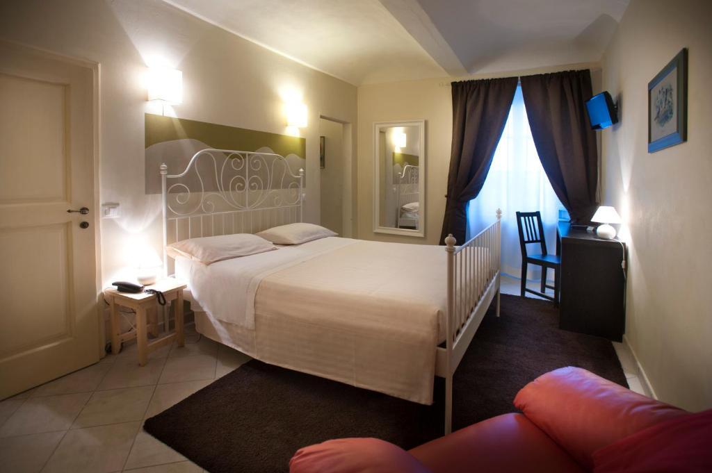 Hotel Il Campanile Cherasco Room photo